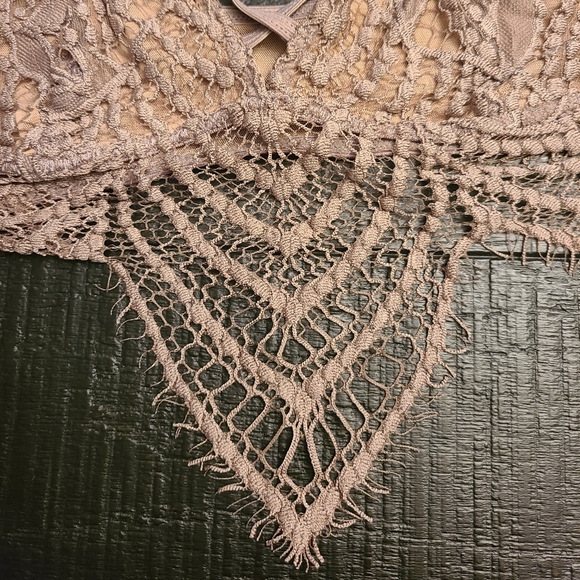 Express One Eleven Lace Bralette - Picture 4 of 6
